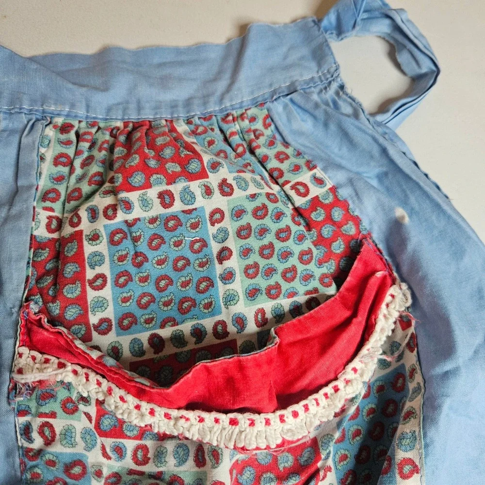 Vtg Handmade Half‎ Apron Blue Cotton Paisley Print Pockets Crochet Trim Retro